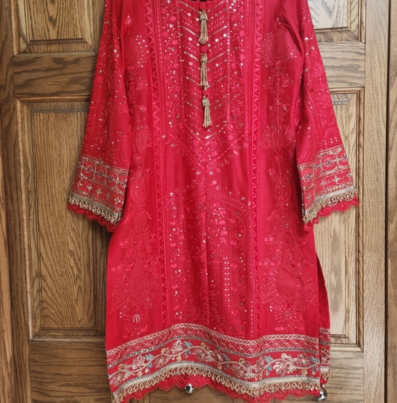 Maria b luxury lawn - Picture 4 of 5